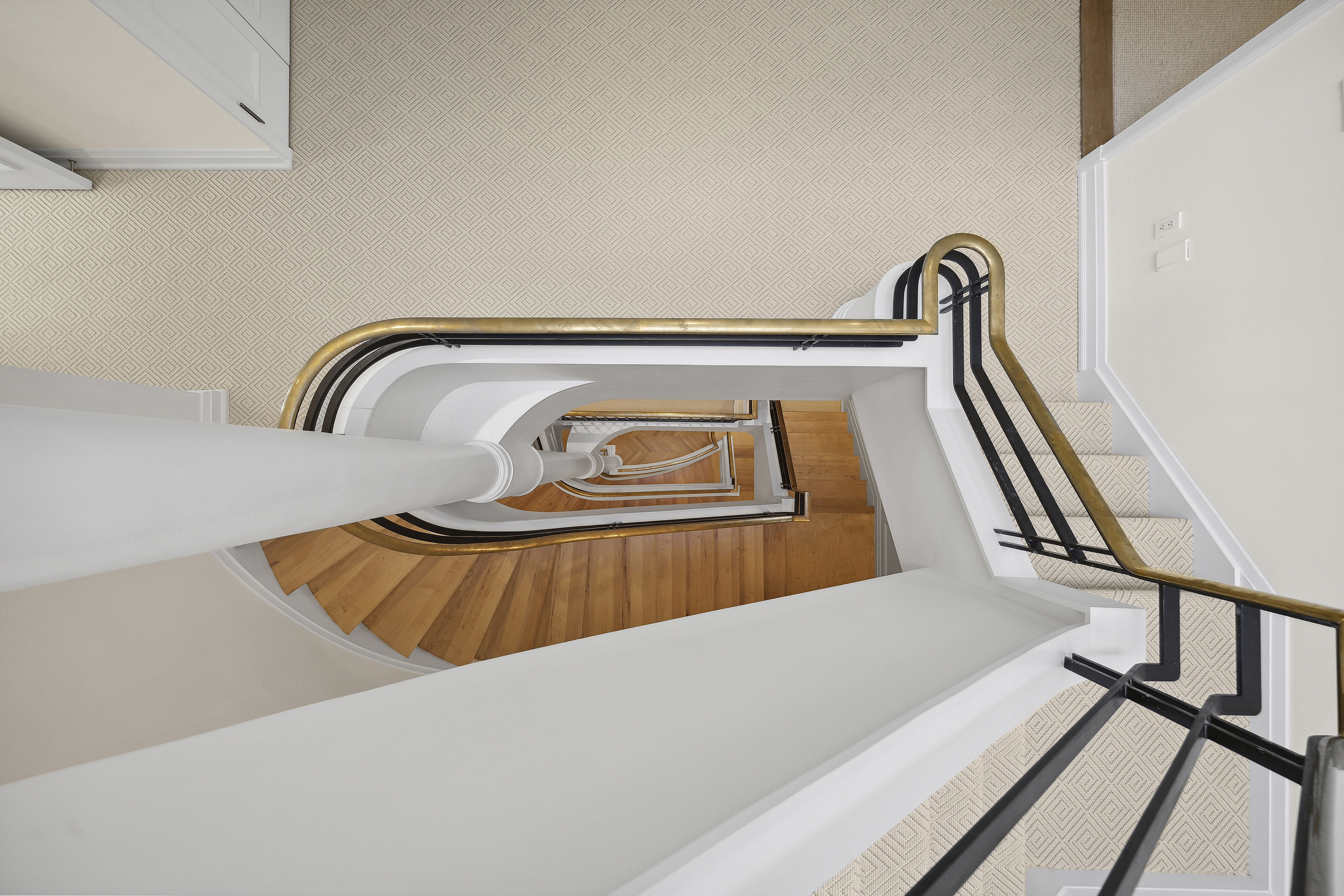 50 East 73rd Street Manhattan, NY 10021 - Photo 23 of 32 a picture of a rug