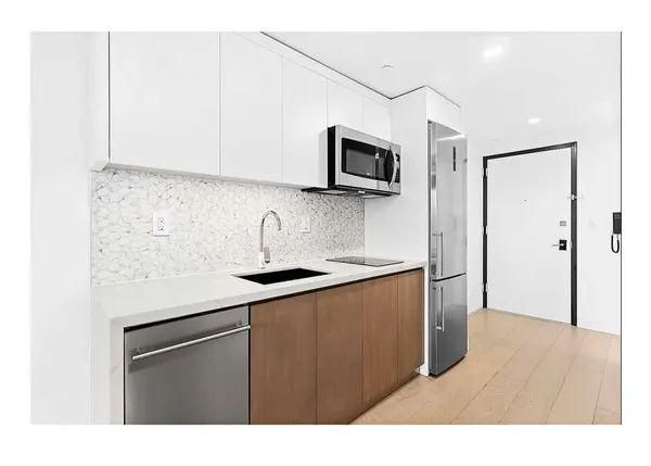 $2,200 | 2128 Ocean Avenue, Unit 6D | Homecrest