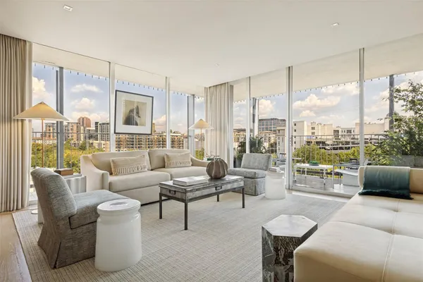 $850,000 | 3310 Fairmount Street, Unit 9D, Dallas, TX 75201