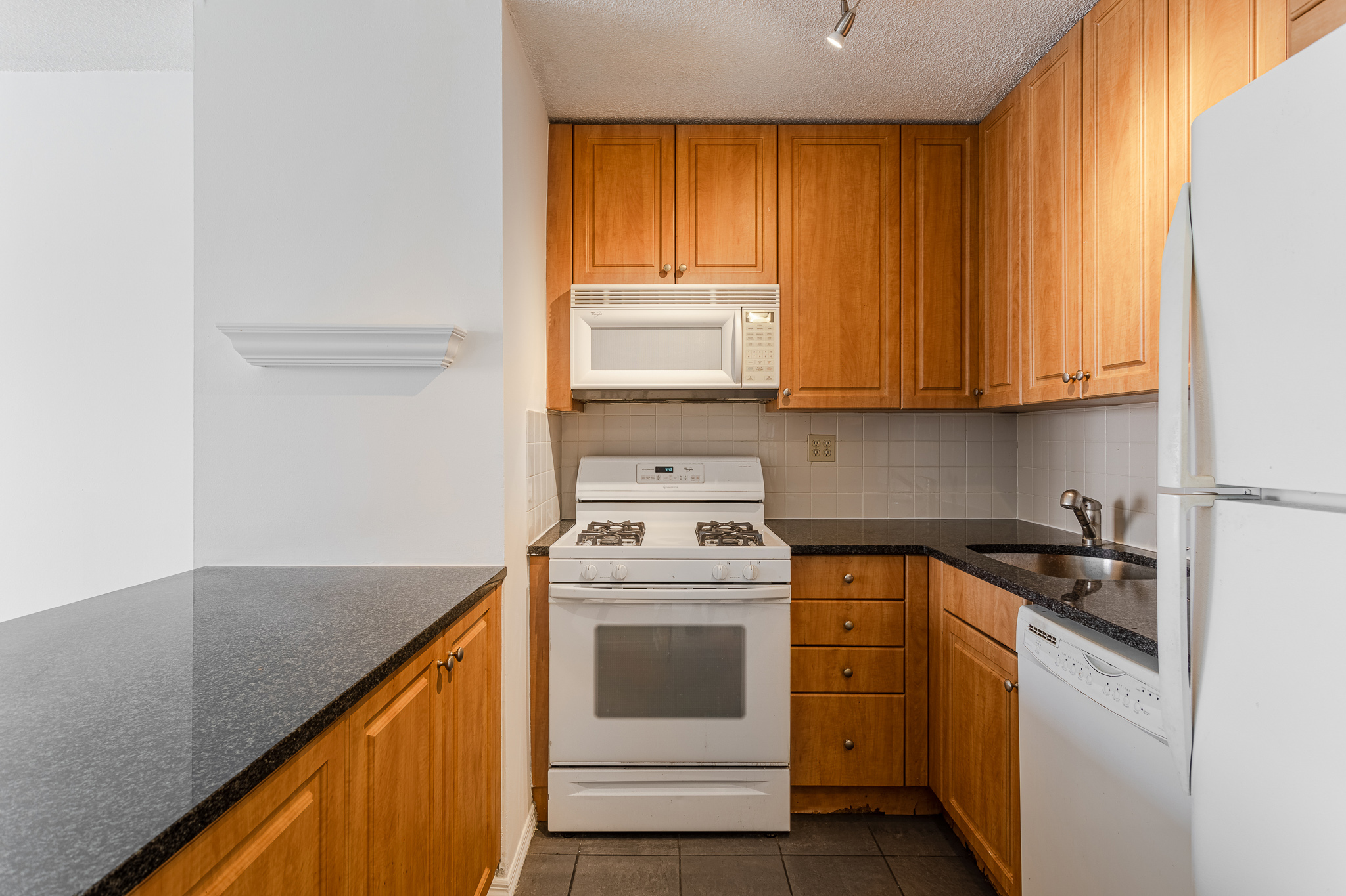 340 East 93rd Street, Unit 20J Manhattan, NY 10128 - Photo 3 of 11