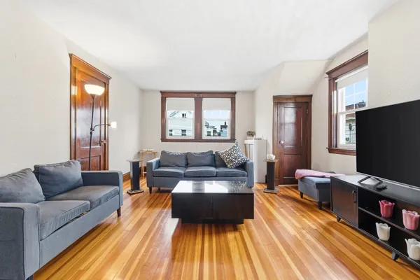 Contact Agent | 55 Winthrop Street, Everett, MA 02149