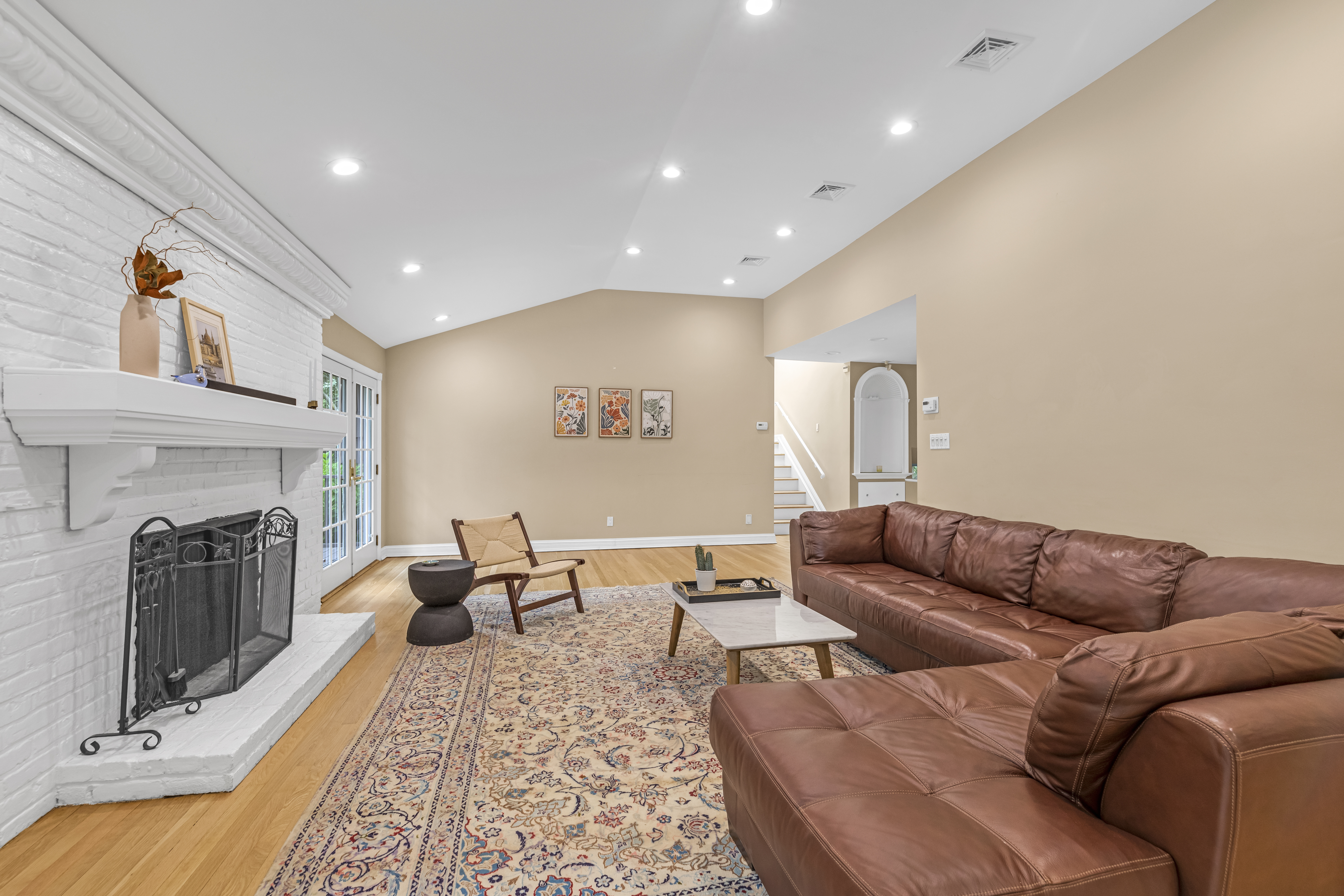 11 Quaker Ridge Road Brookville, NY 11545 - Photo 15 of 34