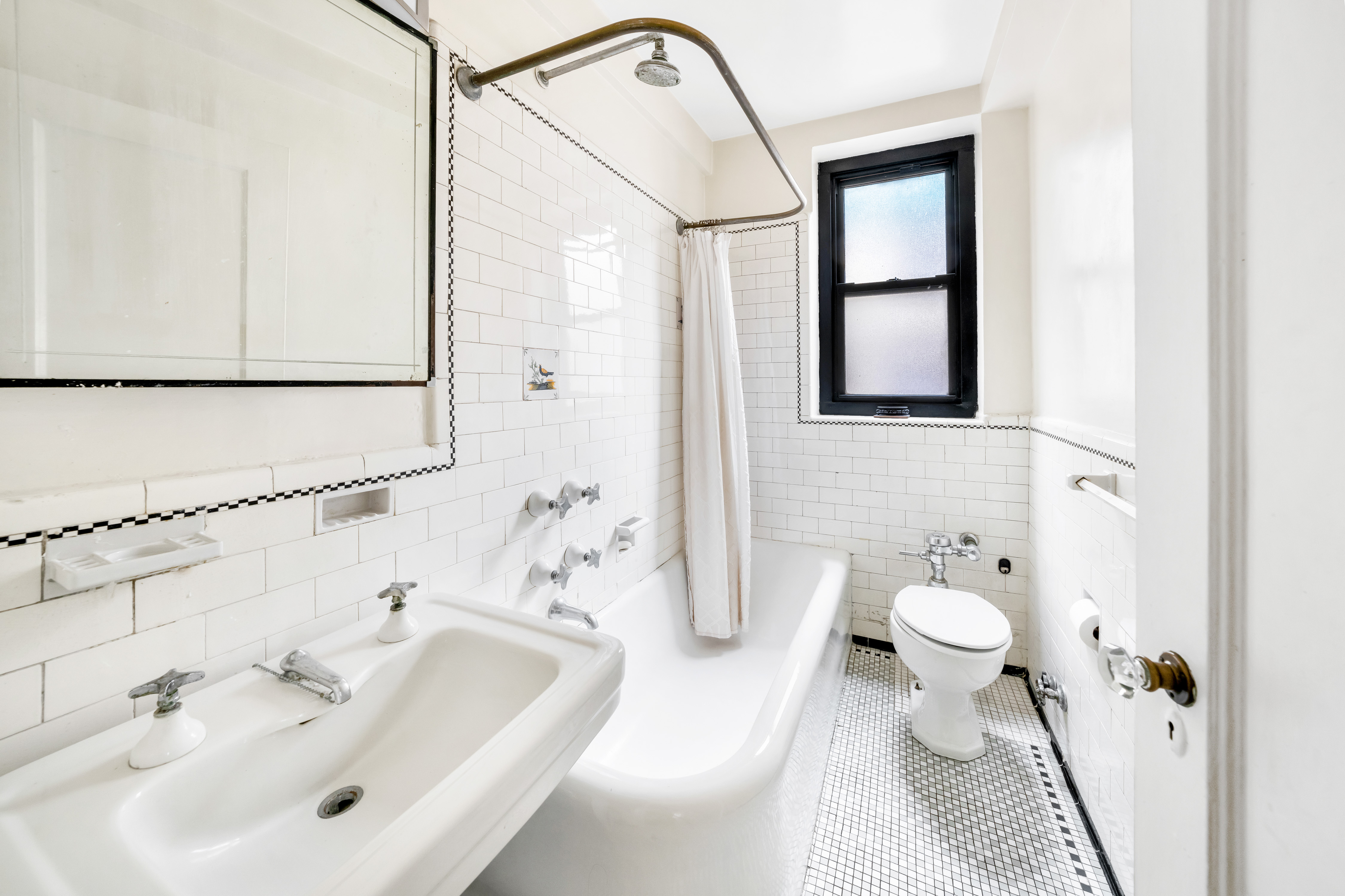 235 East 22nd Street, Unit 12T Manhattan, NY 10010 - Photo 5 of 16