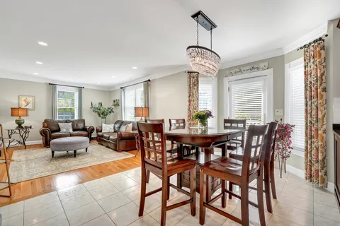 $1,265,000 | 2 Heritage Lane, Saugus, MA 01906