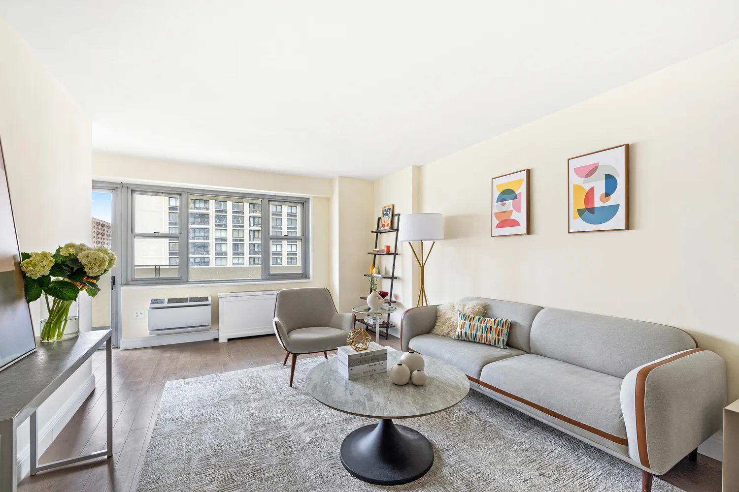 $1,350,000 | 100 West 93rd Street, Unit 11J | Upper West Side