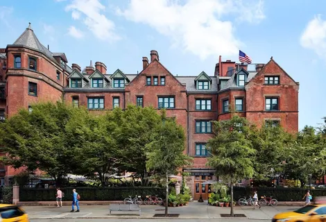 $3,995,000 | 500 West 21st Street, Unit 2G | Chelsea