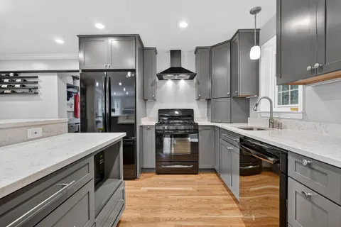 $1,075,000 | 312 Lincoln Avenue, Falls Church, VA 22046