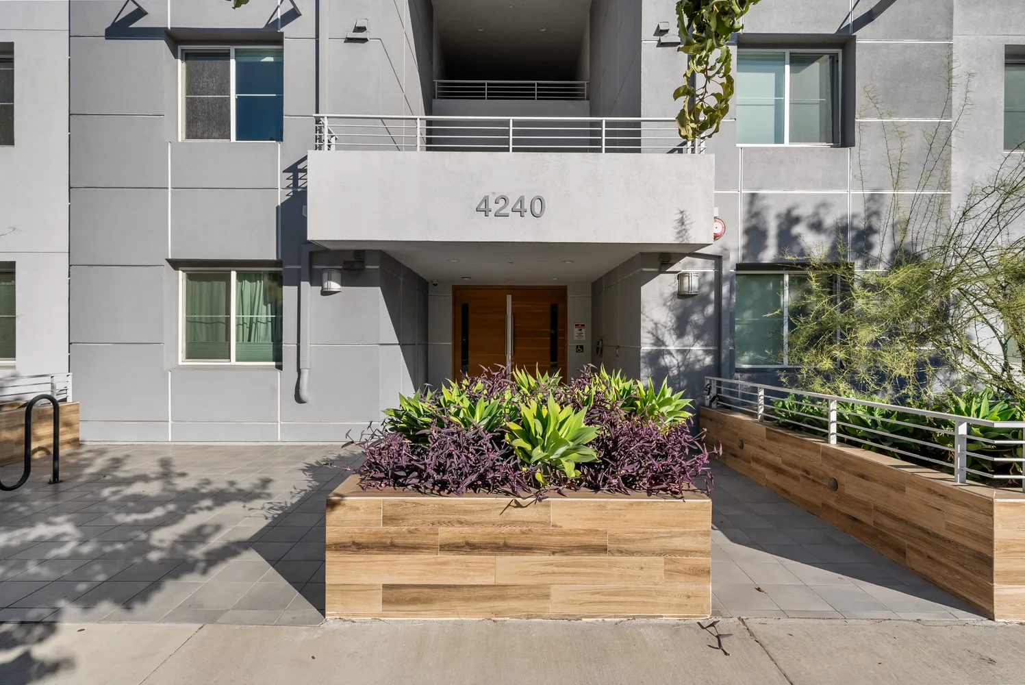 $1,349,000 | 4240 Laurel Canyon Boulevard, Unit 401, Studio City, CA 91604