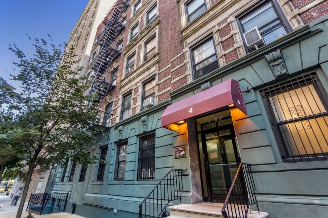 4 West 101st Street, Unit 5 Manhattan, NY 10025 - Photo 6 of 9 front view of a building