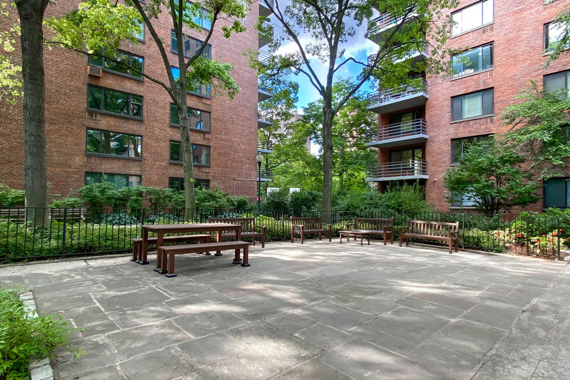 392 Central Park West, Unit 2N Manhattan, NY 10025 - Photo 9 of 13
