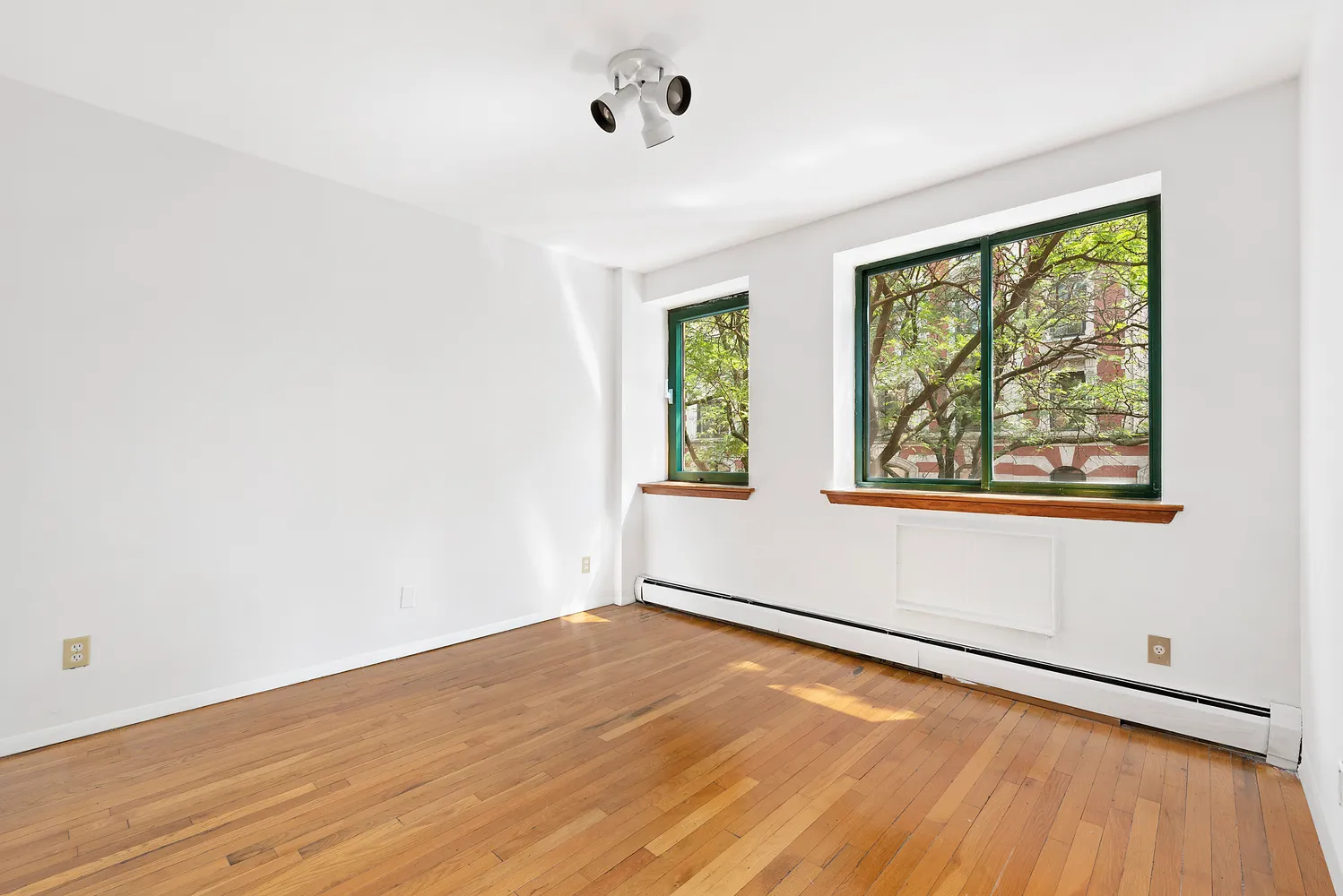 $4,200 | 325 West 51st Street, Unit 3A | Hell's Kitchen