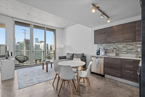 $330,000 | 151 Southeast 1st Street, Unit 3107, Miami, FL 33131