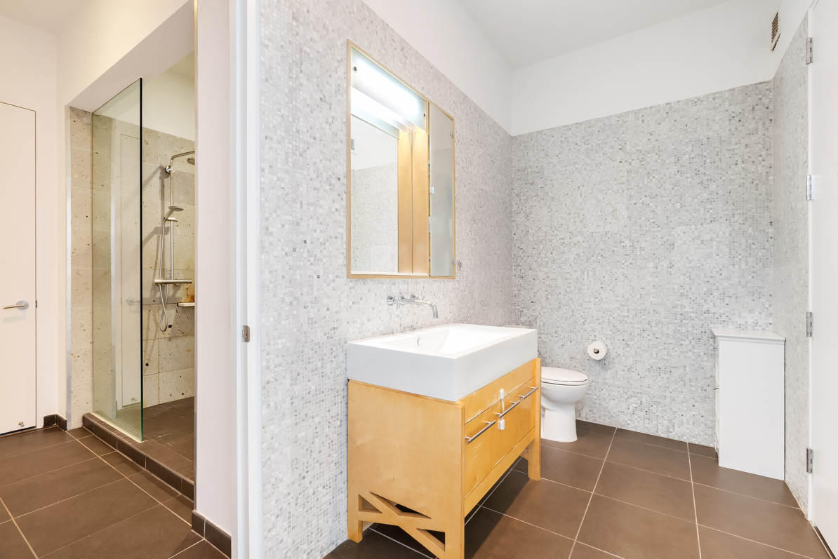 27-28 Thomson Avenue, Unit 421 Queens, NY 11101 - Photo 3 of 8