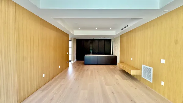 $7,995 | Yarmouth Avenue, Encino, CA 91316