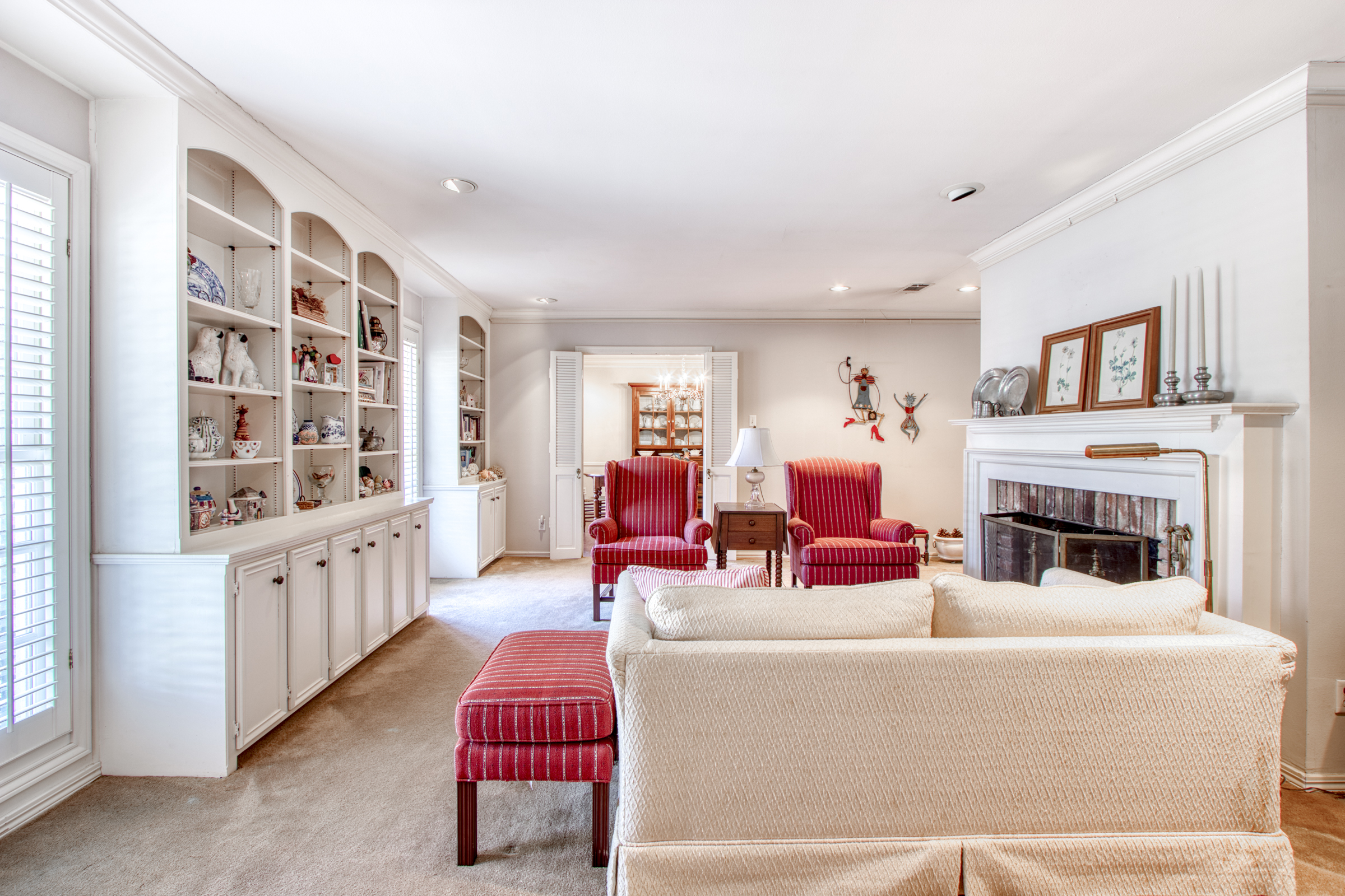 11034 Edgemere Road Dallas, TX 75230 - Photo 3 of 29