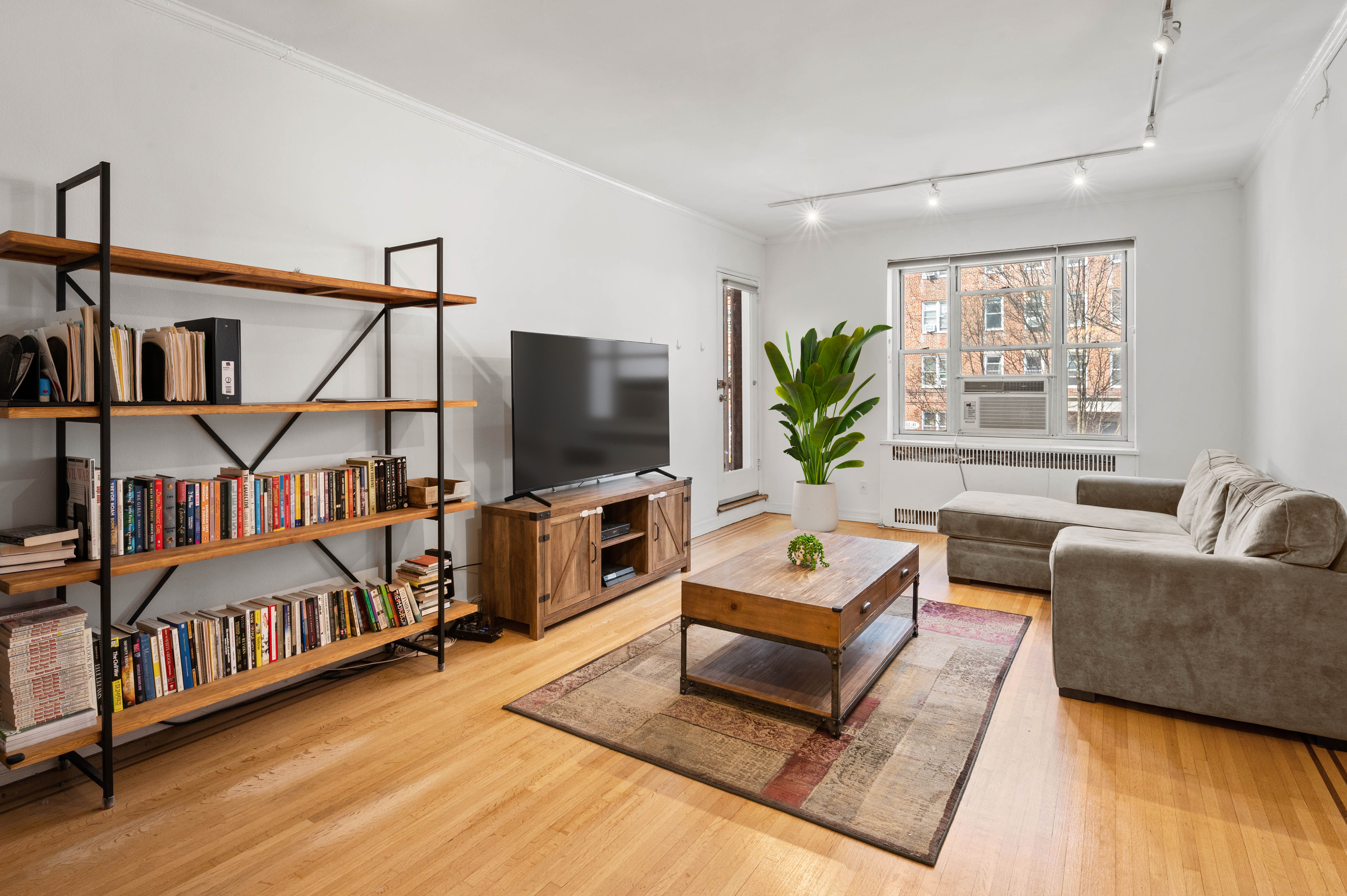 113-14 72nd Road, Unit 2L Queens, NY 11375 - Photo 1 of 17 Gallery Image 1
