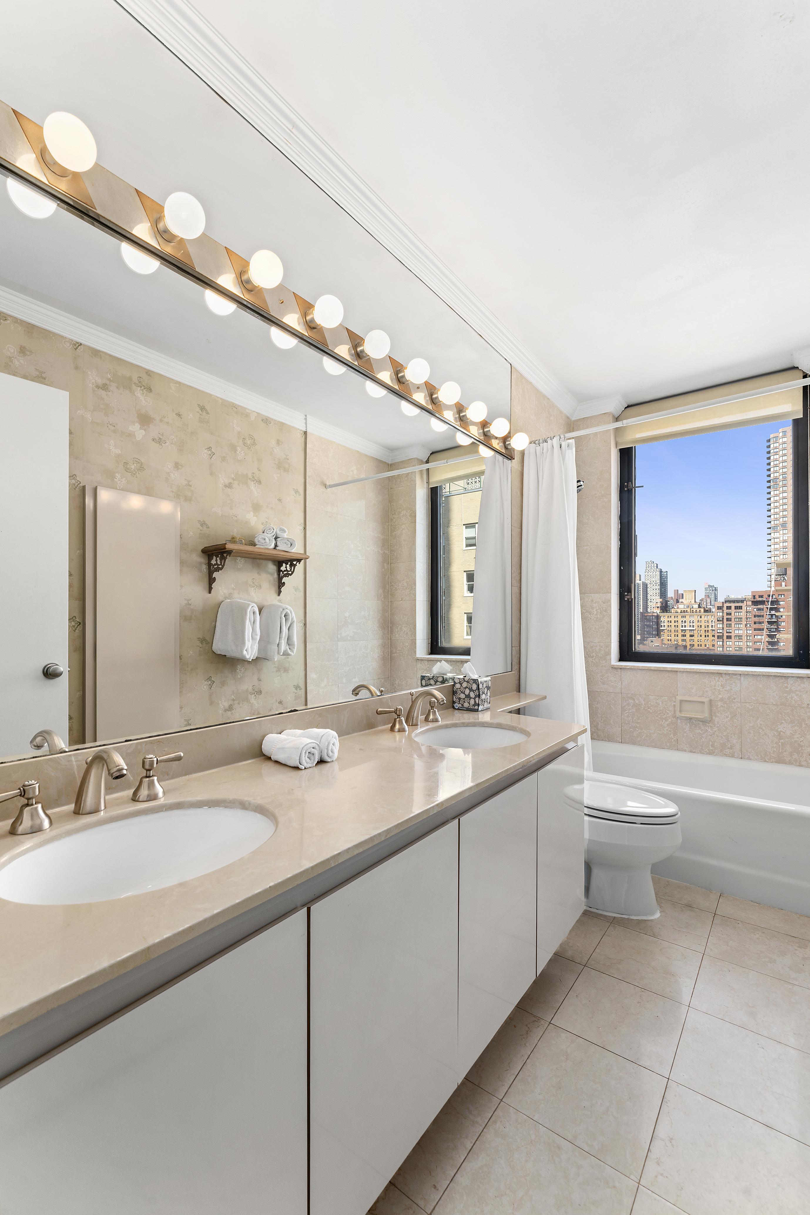 330 East 75th Street, Unit 17A Manhattan, NY 10021 - Photo 7 of 15