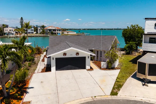 $995,000 | 11055 4th Street East, Treasure Island, FL 33706