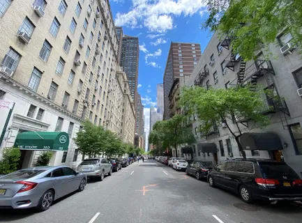 $3,500 | 350 West 56th Street, Unit 3C | Hell's Kitchen