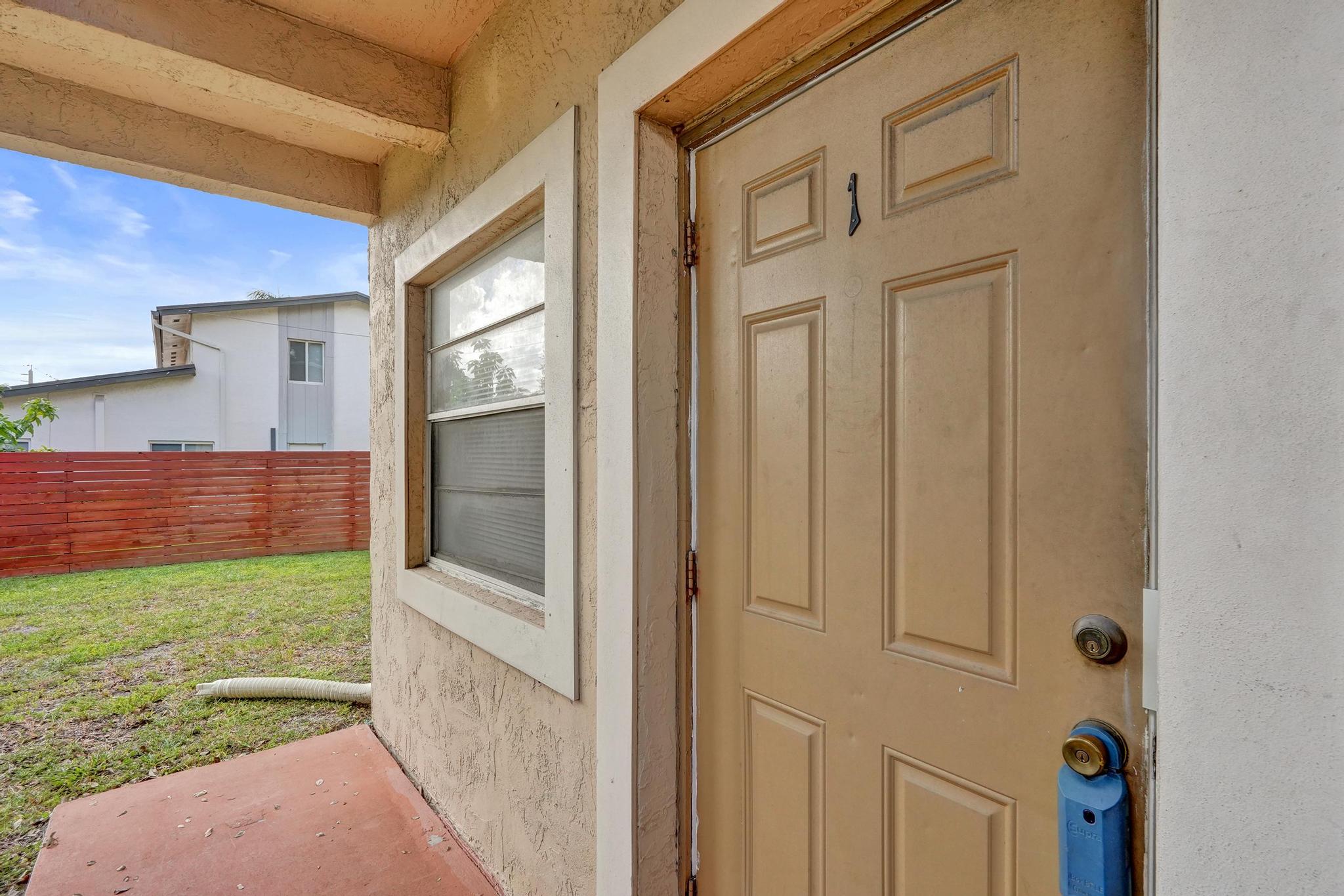 1101 Prospect Road Fort Lauderdale, FL 33309 - Photo 4 of 34 a view of a interior of the house