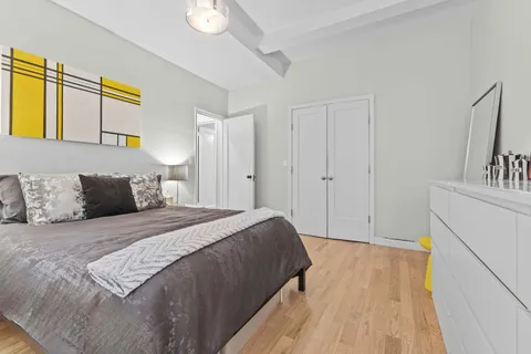 $740,000 | 263 West End Avenue, Unit 6E | Upper West Side
