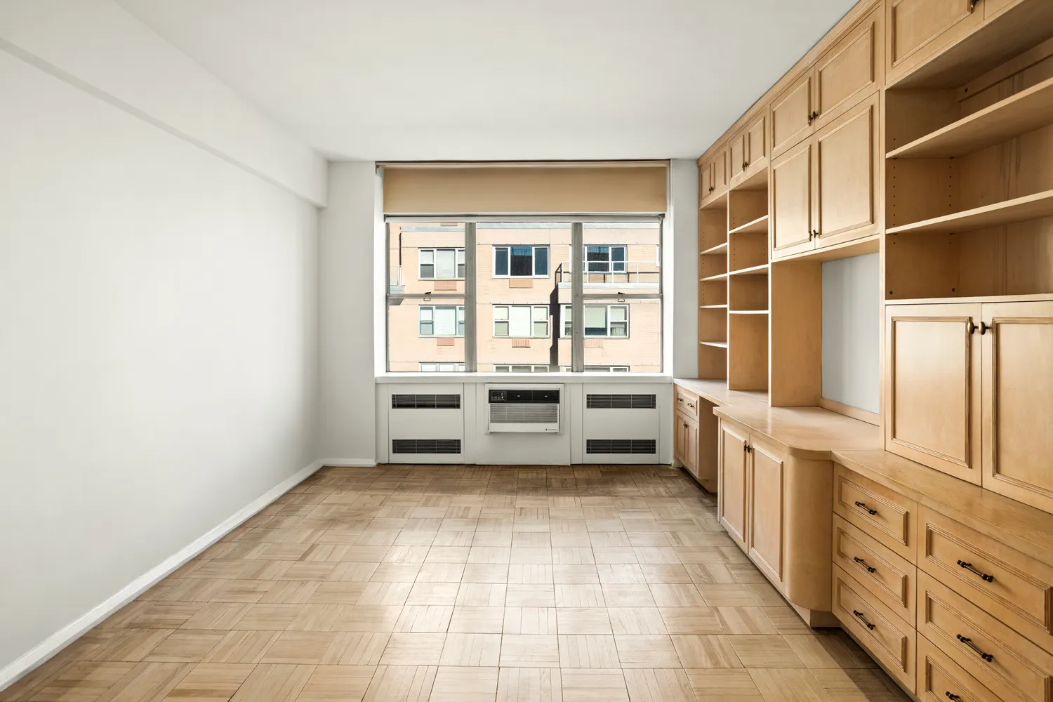 $825,000 | 45 Sutton Place South, Unit 20D | Sutton Place