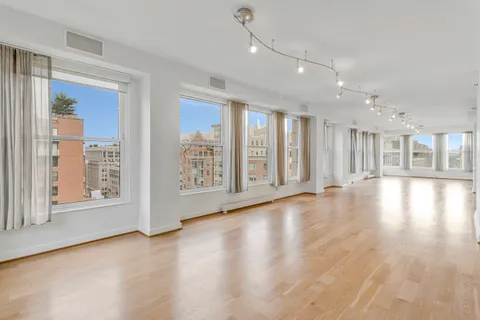 $1,350,000 | 675 E Street Northwest, Unit 900, Washington, DC 20004