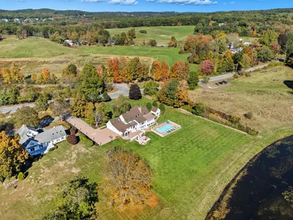 $2,400,000 | 6 Lynbrook Road, Southborough, MA 01772