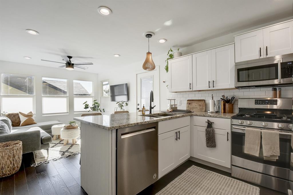 2901 Glen Rae Street Austin, TX 78702 - Photo 3 of 36 Gallery Image 3