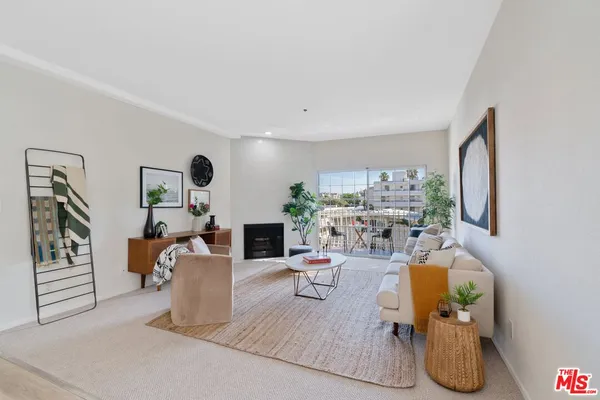 $1,138,000 | 1915 Malcolm Avenue, Unit 301, Los Angeles, CA 90025