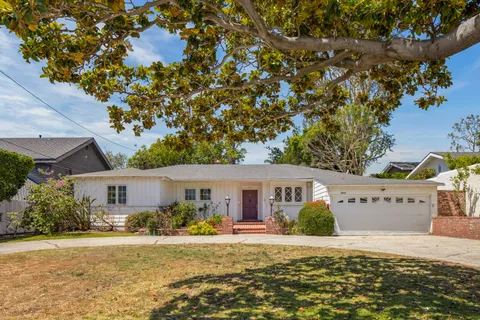 $3,850,000 | 1015 San Vicente Boulevard, Santa Monica, CA 90402