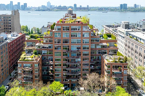 99 Jane Street, Unit 4H Manhattan, NY 10014 - Photo 20 of 22 a view of a city and lake