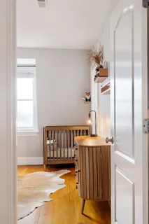 a view of livingroom with furniture and windows