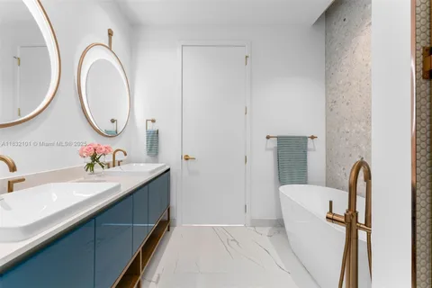 $3,998,000 | 2655 South Bayshore Drive, Unit LPH 2012, Miami, FL 33133