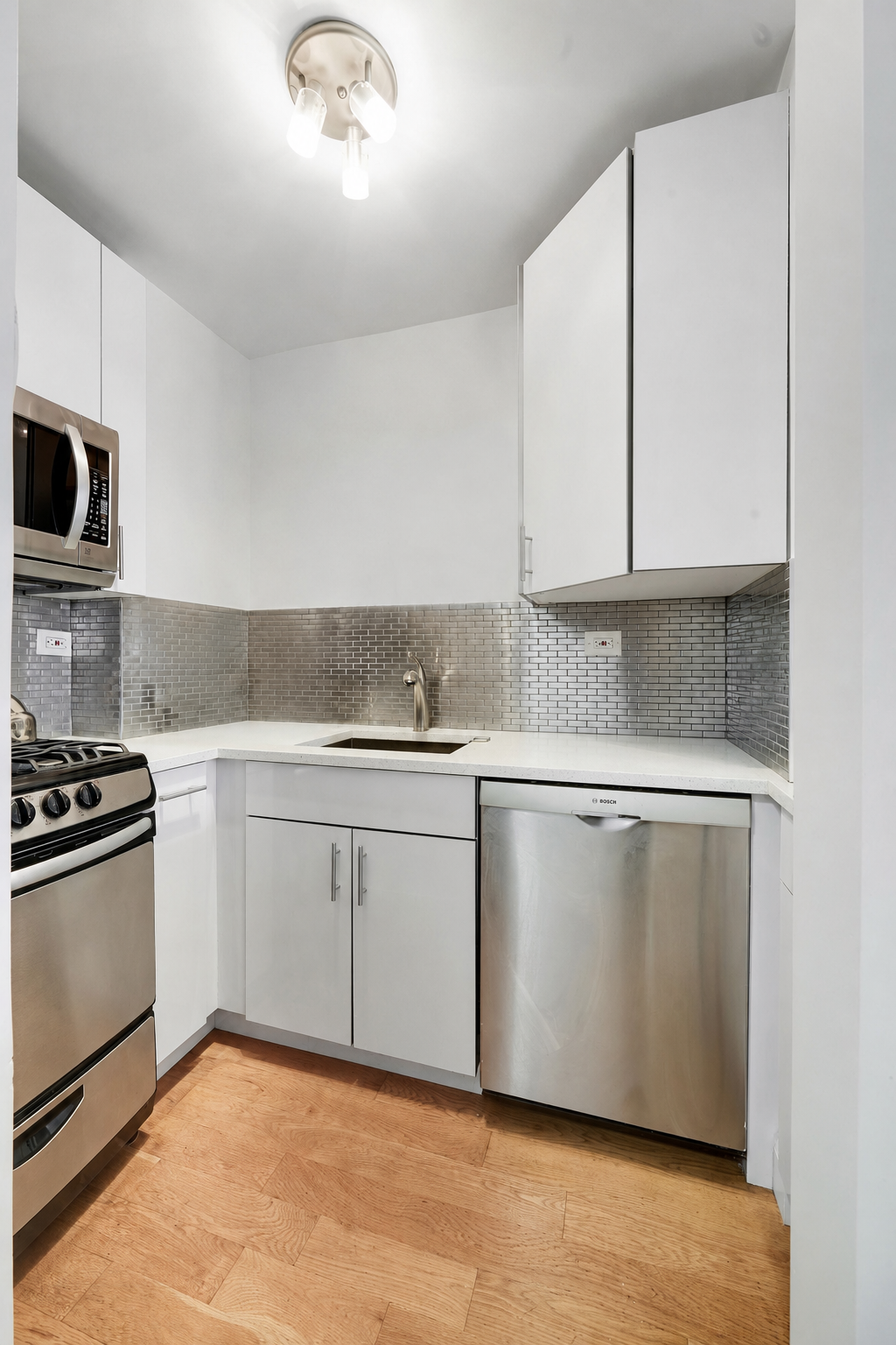 160 East 27th Street, Unit 8F Manhattan, NY 10016 - Photo 5 of 11