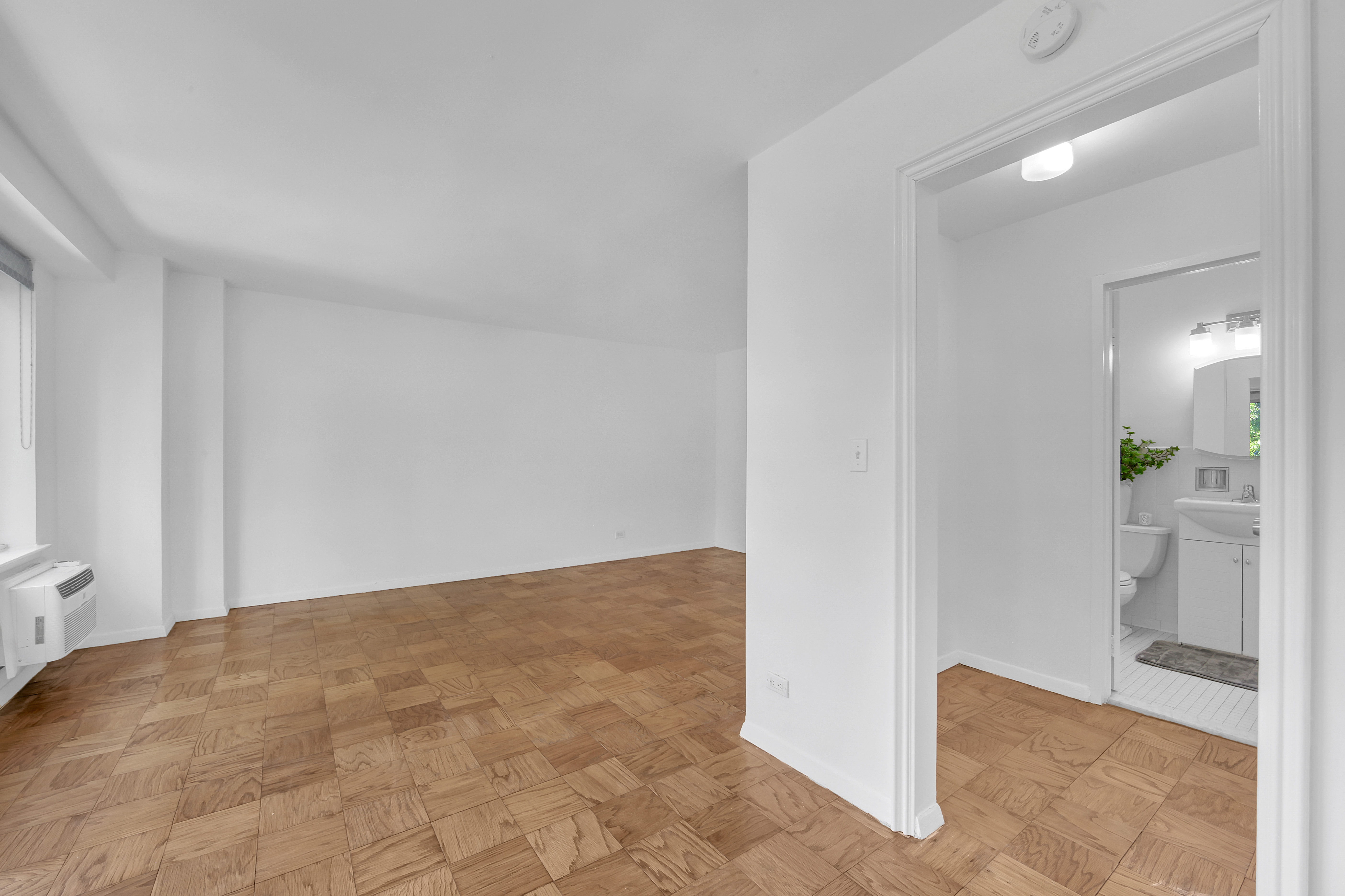 392 Central Park West, Unit 3G Manhattan, NY 10025 - Photo 4 of 14