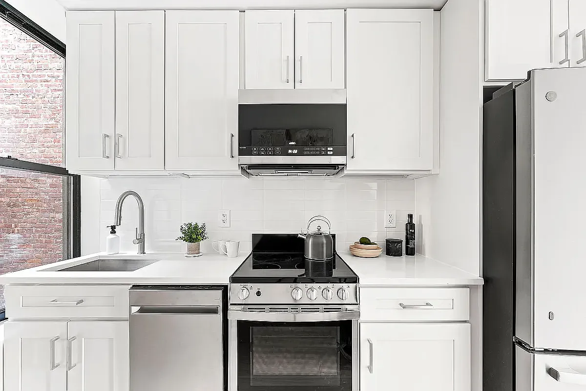 168 Sumpter Street, Unit 2L Brooklyn, NY 11233 - Photo 3 of 9