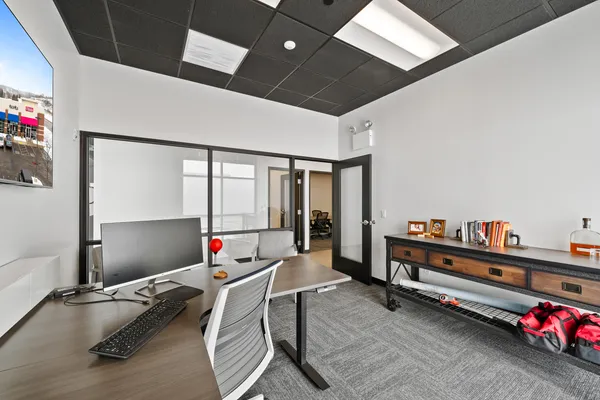 $5,100 | 652 North Edwards Boulevard, Unit 4, Lake Geneva, WI 53147