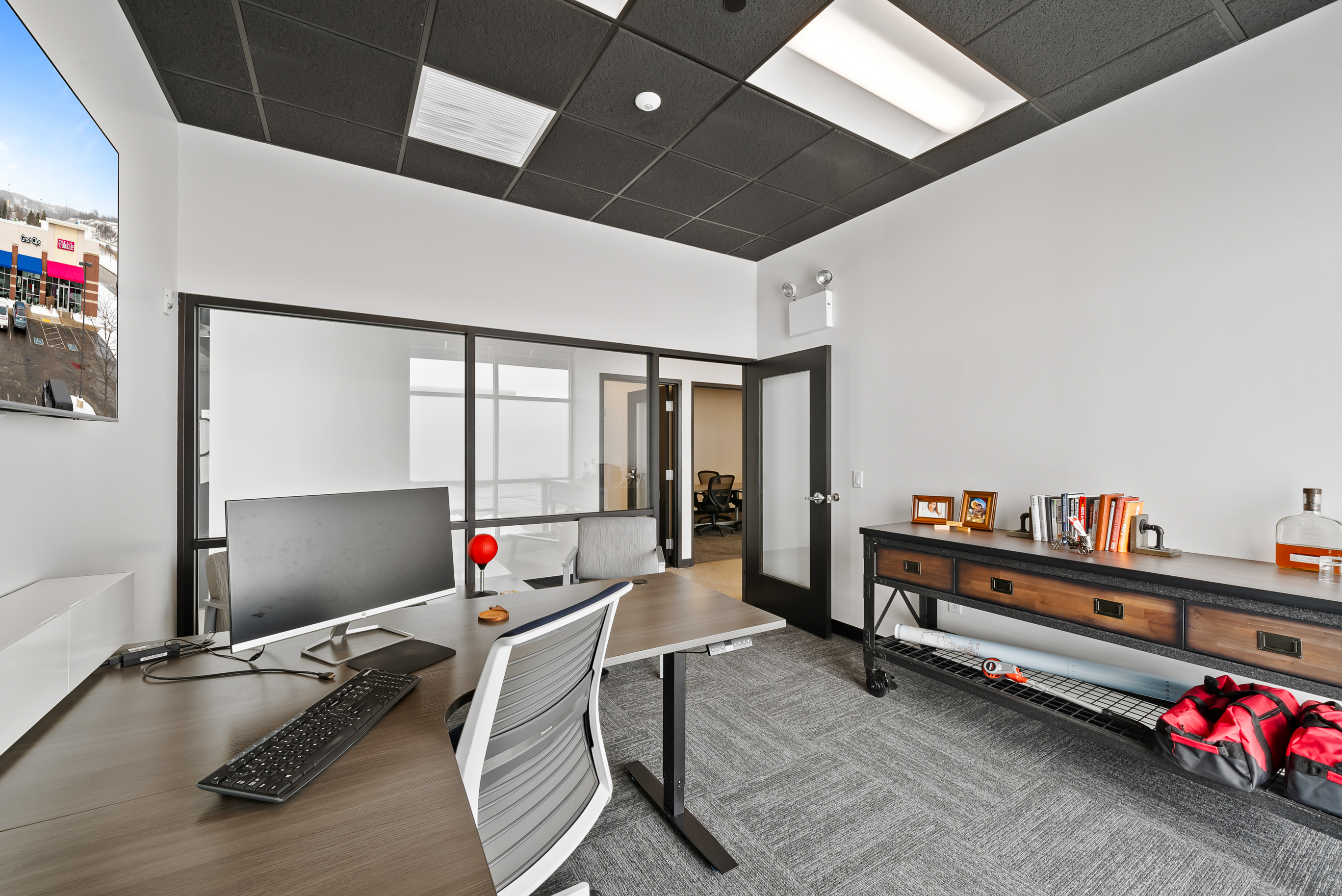 652 North Edwards Boulevard, Unit 4 Lake Geneva, WI 53147 - Photo 9 of 27