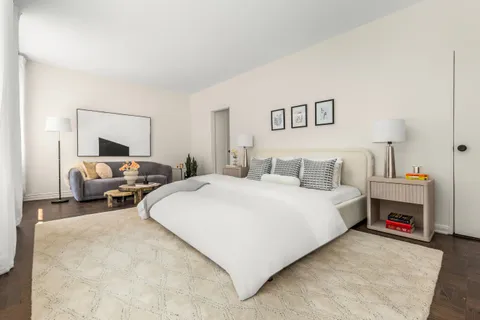 $1,895,000 | 700 Park Avenue, Unit 2B | Lenox Hill