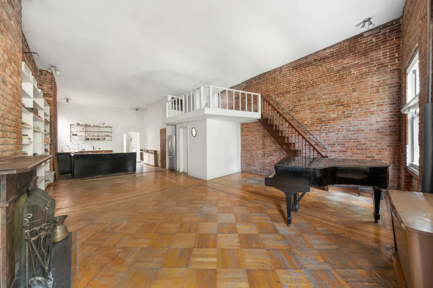 a view of livingroom with furniture and fireplace