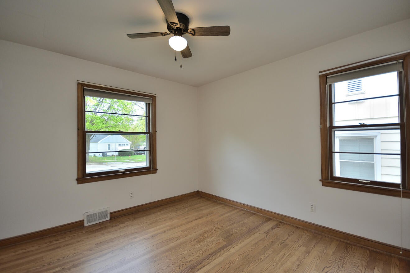 236 North 90th Street Milwaukee, WI 53226 - Photo 15 of 34