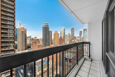 $1,750,000 | 300 East 59th Street, Unit 705 | Sutton Place