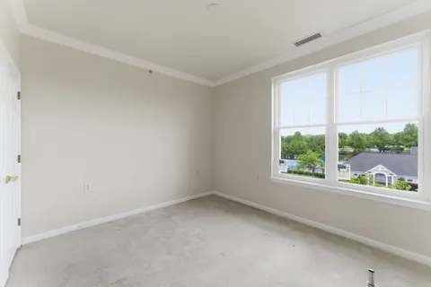 $277,854 | 14241 Kings Crossing Boulevard, Unit 411, Boyds, MD 20841