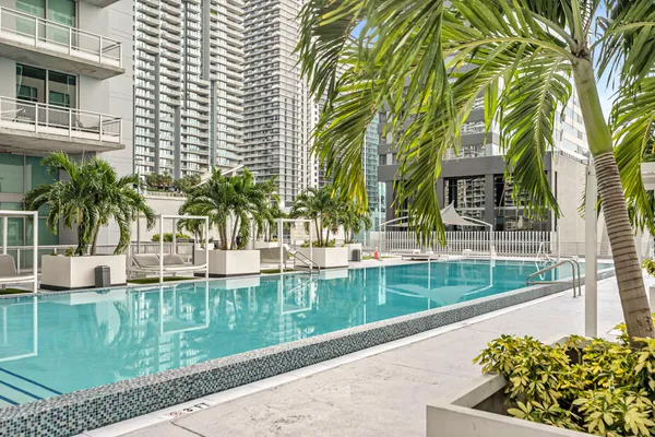 $419,999 | 690 Southwest 1st Court, Unit 1709, Miami, FL 33130