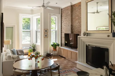 $2,250,000 | 58 Remsen Street, Unit 1R | Brooklyn Heights