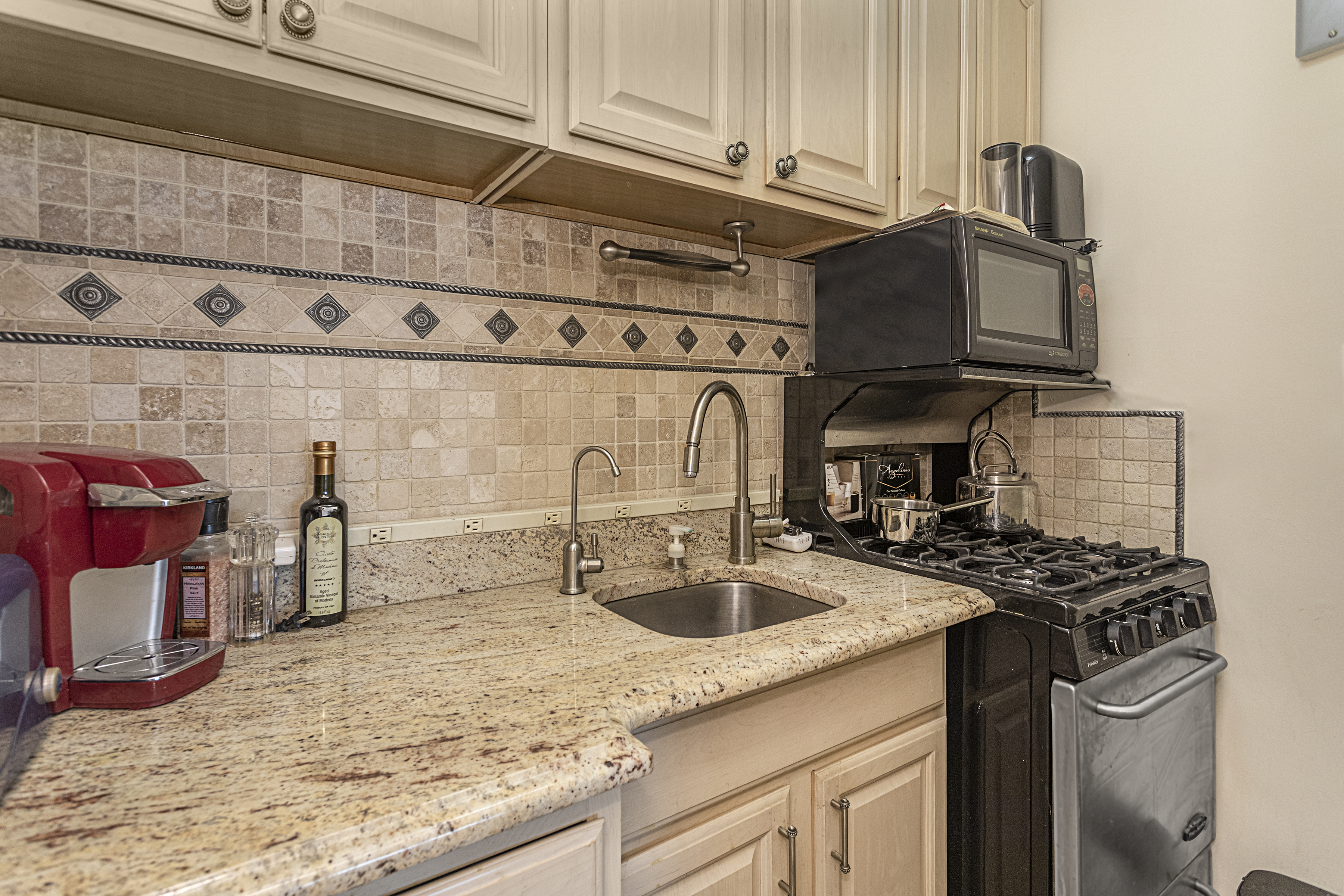 225 East 79th Street, Unit 2D Manhattan, NY 10075 - Photo 3 of 6