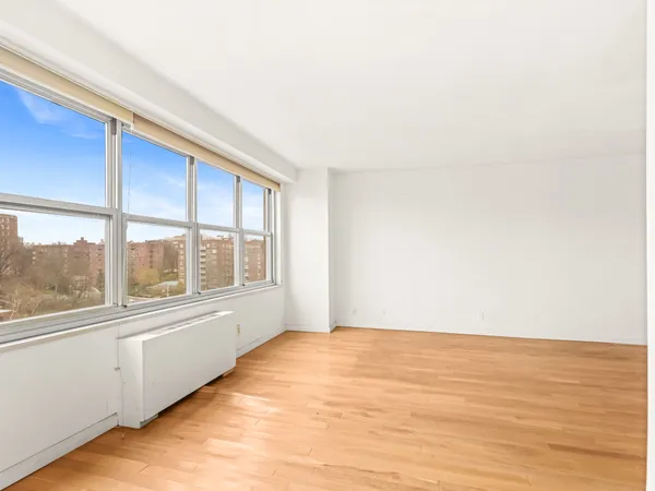 $214,999 | 555 Kappock Street, Unit 11J | Spuyten Duyvil