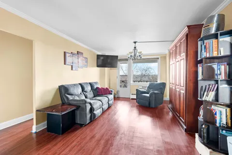 $275,000 | 5800 Arlington Avenue, Unit 6L | North Riverdale