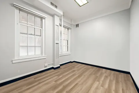 $985,000 | 162 East 80th Street, Unit 1B | Upper East Side